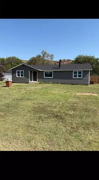 307 E 6th St, Granite, OK 73547