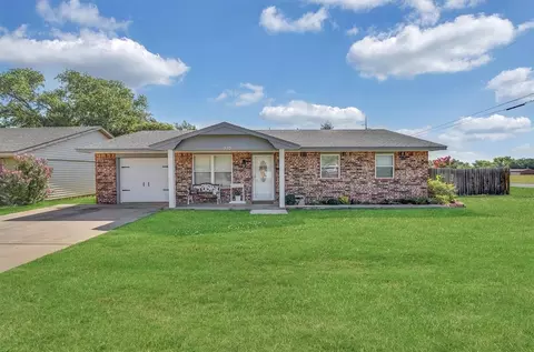310 Ellis Ln, Elk City, OK 73644