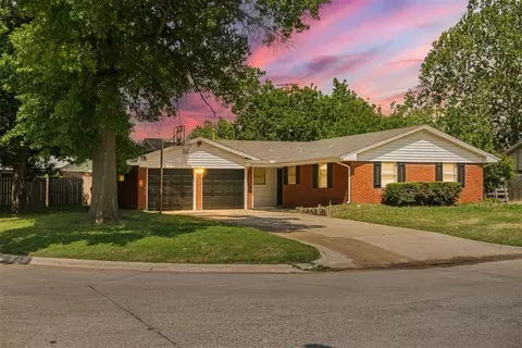 2528 Oakridge Dr, Bethany, OK 73008