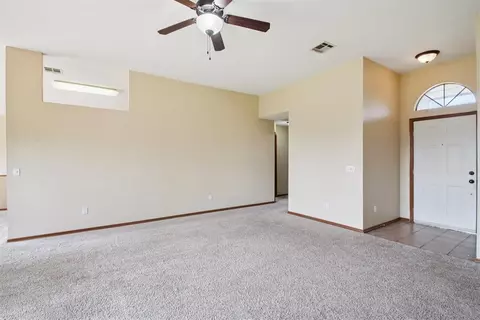 2017 Old Central Dr, Norman, OK 73071 photo 6