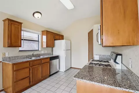 2017 Old Central Dr, Norman, OK 73071 photo 13