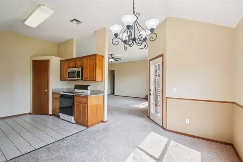 2017 Old Central Dr, Norman, OK 73071 photo 10