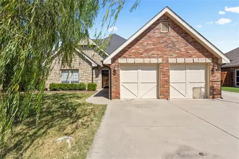3124 Fairway Dr, Weatherford, OK 73096