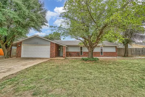 1008 S Trail Dr, Altus, OK 73521