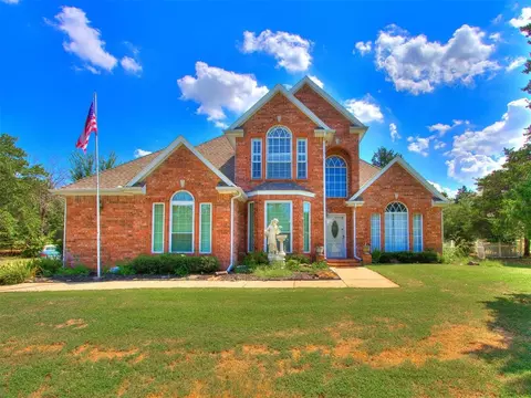 1010 Silver Oaks Dr, Edmond, OK 73025