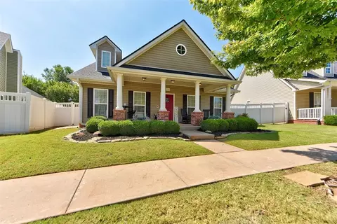 212 Chardonnay Ln, Norman, OK 73071