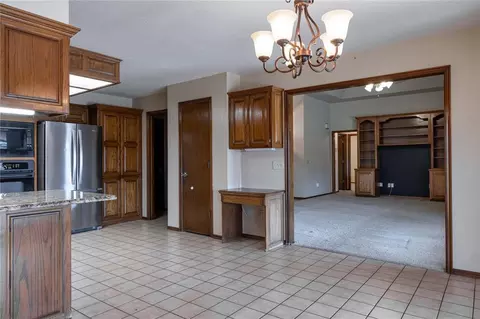 2840 Dalewood Pl, Norman, OK 73071 photo 9