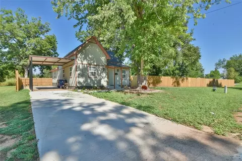 610 S 19th St, Chickasha, OK 73018