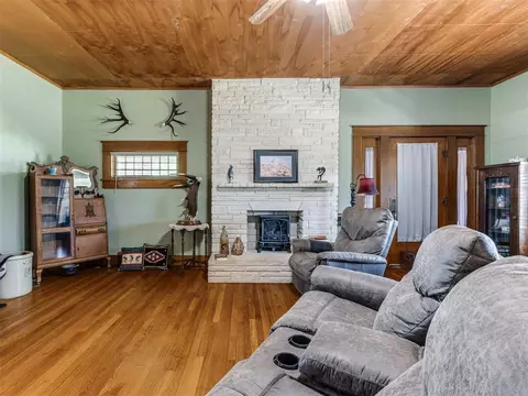 525 E Broadway St, Cushing, OK 74023 photo 11