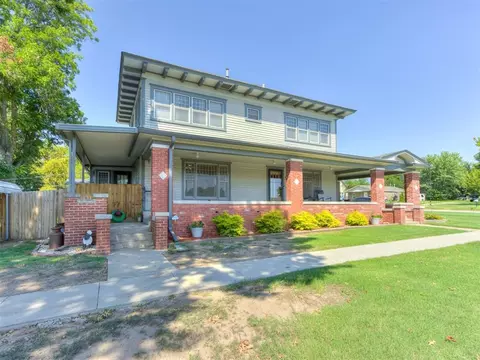 525 E Broadway St, Cushing, OK 74023