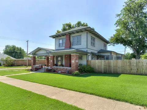 525 E Broadway St, Cushing, OK 74023 photo 4