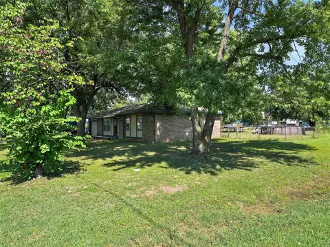 800 SW 4th St, Wagoner, OK 74467