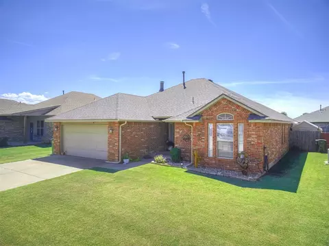 4616 Oasis Ln, Yukon, OK 73099