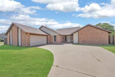 801 Rosehaven Dr, Altus, OK 73521 photo 1