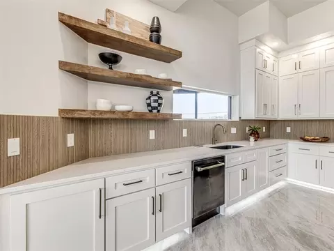 Kitchen - 4404 Rustic Trl, Moore, OK 73160 photo 6 of 14