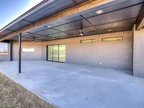 Exterior - 4404 Rustic Trl, Moore, OK 73160 photo 3 of 3
