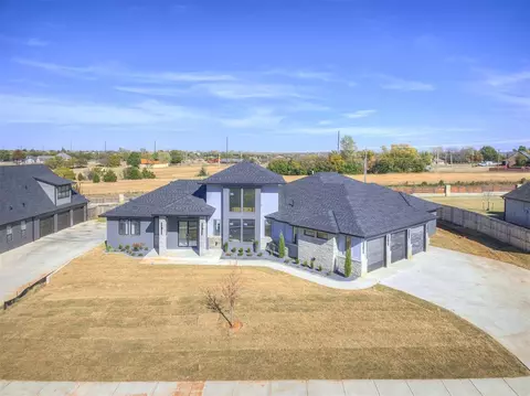 4404 Rustic Trl, Moore, OK 73160
