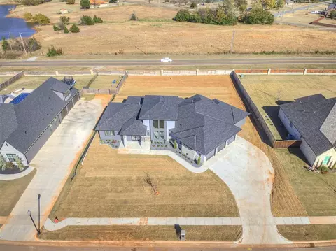 View/Area - 4404 Rustic Trl, Moore, OK 73160 photo 3 of 4
