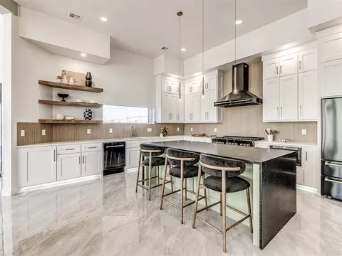 Kitchen - 4404 Rustic Trl, Moore, OK 73160 photo 2 of 14