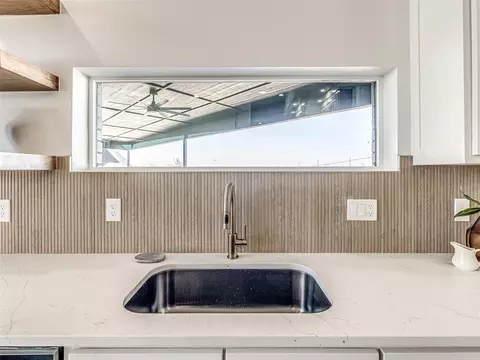 Kitchen - 4404 Rustic Trl, Moore, OK 73160 photo 10 of 14