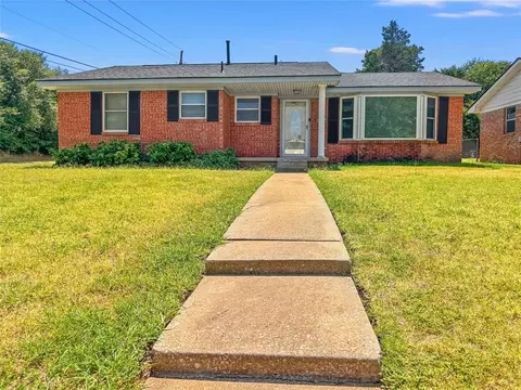 201 W Osage Ave, El Reno, OK 73036