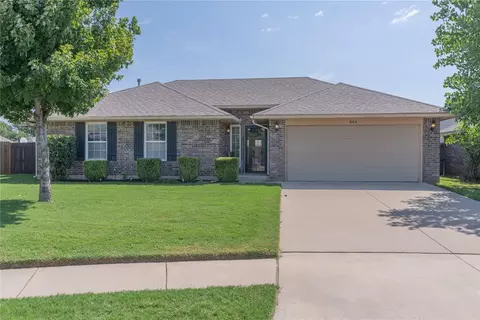 904 Norway Ave, Yukon, OK 73099