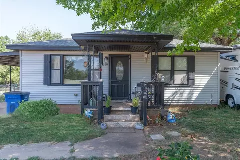 1810 W Vilas Ave, Guthrie, OK 73044