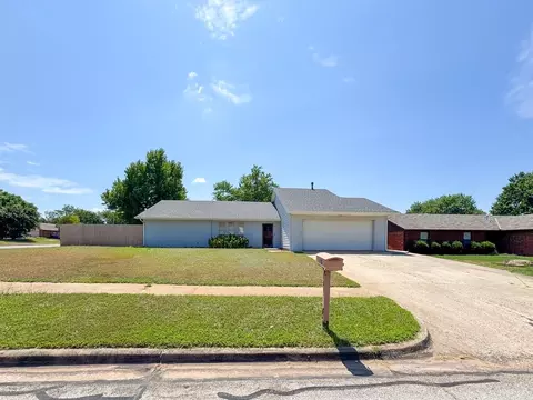 2018 Oakmeadows Dr, Norman, OK 73071