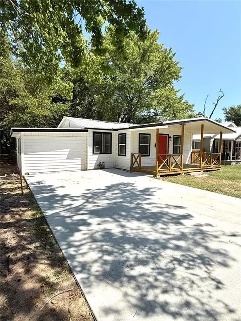 Exterior - 205 Duffee Ave, Eufaula, OK 74432 photo 2 of 4
