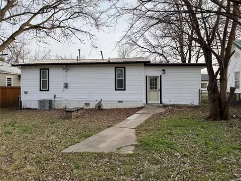 Exterior - 205 Duffee Ave, Eufaula, OK 74432 photo 4 of 4