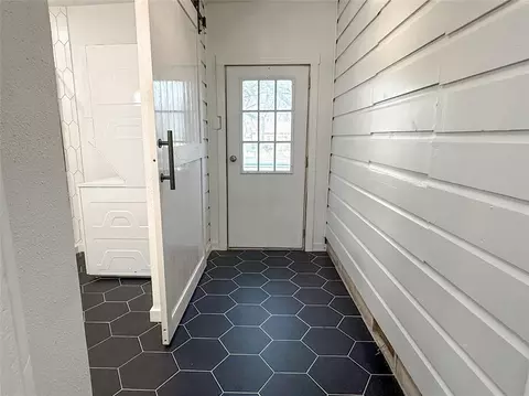 Entry Way - 205 Duffee Ave, Eufaula, OK 74432 photo 1 of 1