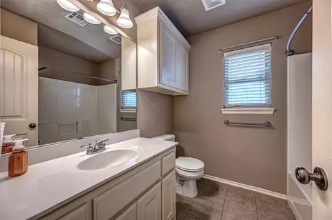 2913 Alethea Dr, Moore, OK 73160 photo 23