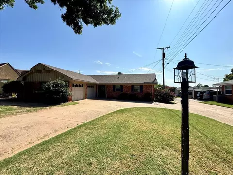 2615 S 18th St, Chickasha, OK 73018