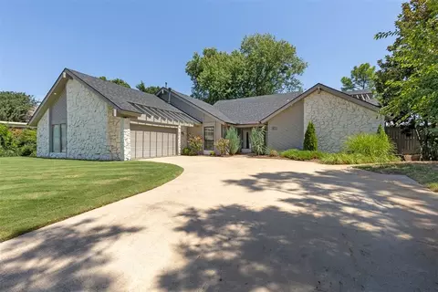 911 Thistlewood Dr, Norman, OK 73072