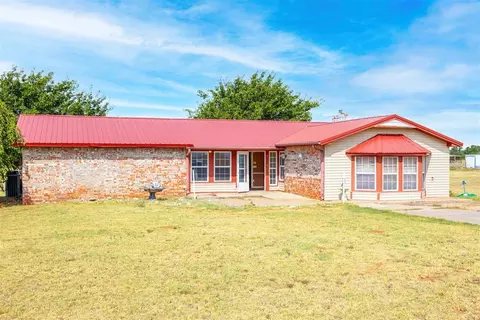 11821 N 1860 Rd, Sayre, OK 73662