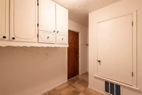626 E Benton Ave, Sayre, OK 73662 photo 12