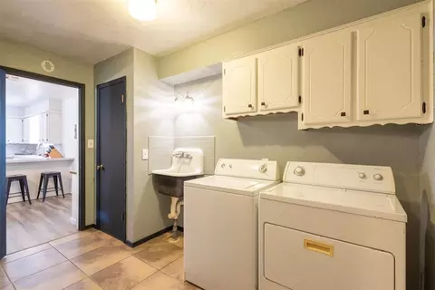 626 E Benton Ave, Sayre, OK 73662 photo 11