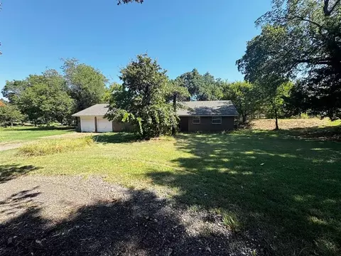 1900 Twisted Oak St, Newcastle, OK 73065