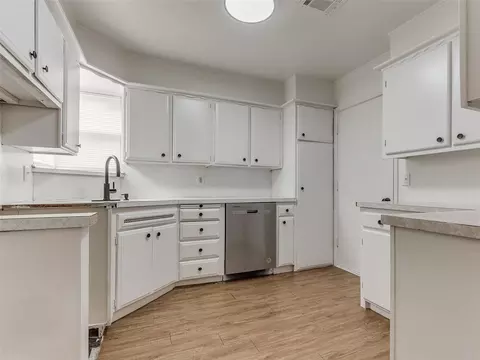 2210 SW 52nd St, Oklahoma City, OK 73119
