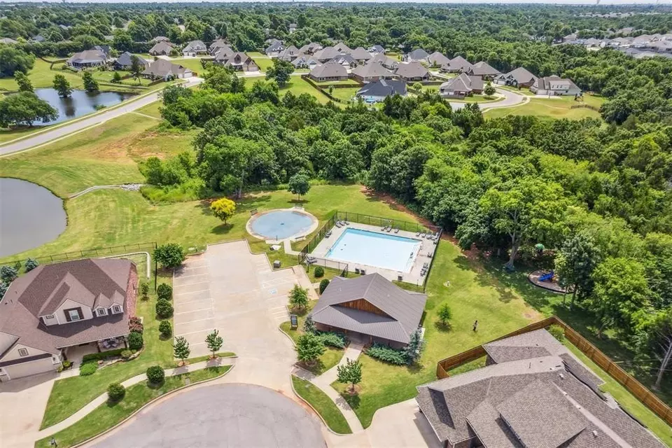 View/Area - 928 NW 191st St, Edmond, OK 73012 photo 1 of 2