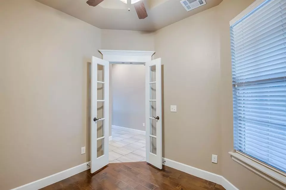 Entry Way - 928 NW 191st St, Edmond, OK 73012 photo 2 of 4