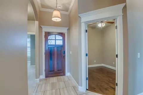 Entry Way - 928 NW 191st St, Edmond, OK 73012 photo 1 of 4