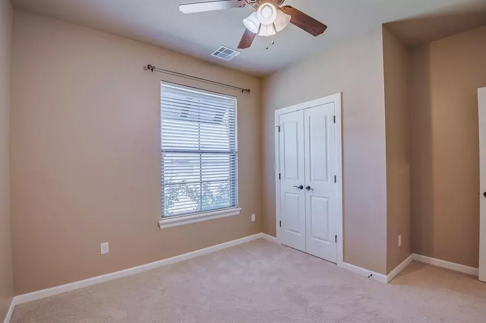 Bedroom - 928 NW 191st St, Edmond, OK 73012 photo 4 of 7