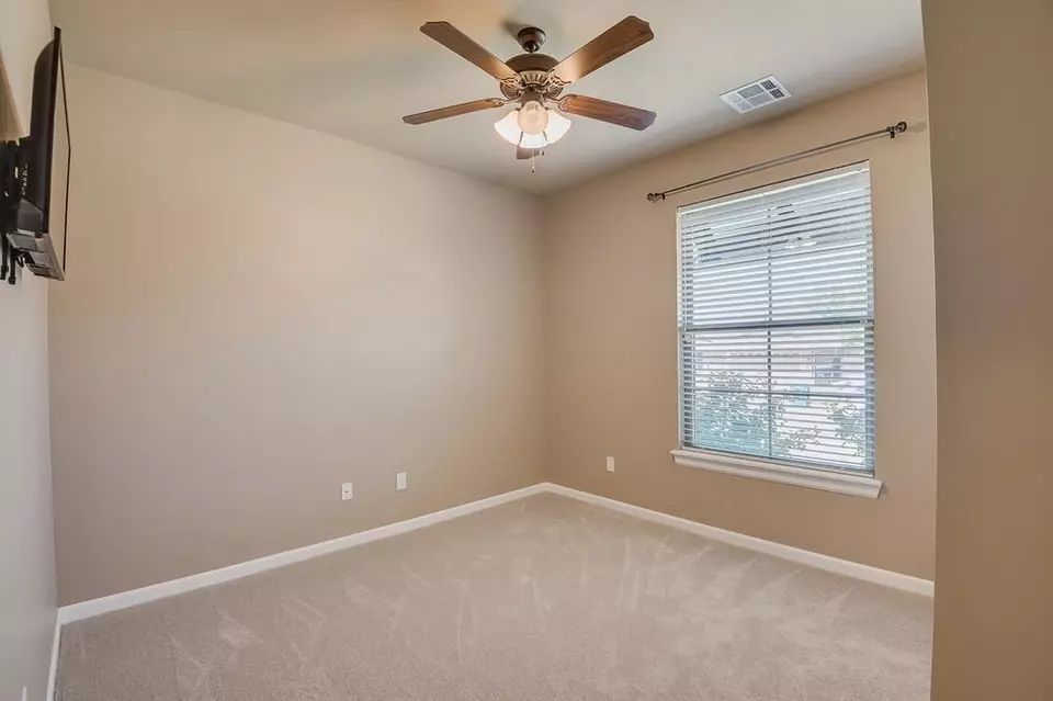 Bedroom - 928 NW 191st St, Edmond, OK 73012 photo 2 of 7
