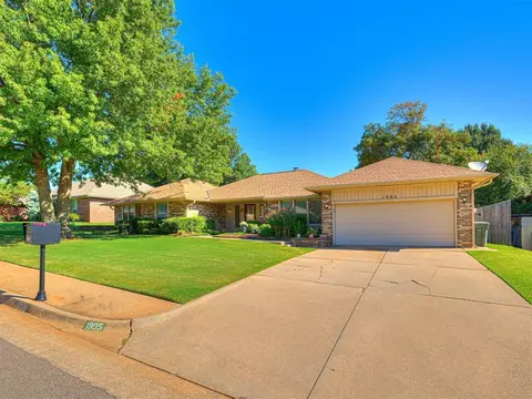 1905 Walking Sky Rd, Edmond, OK 73013