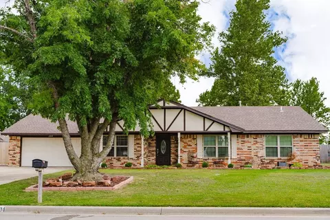 2304 Bell Ave, Elk City, OK 73644