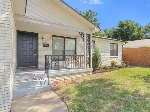 6013 NW 55th St, Warr Acres, OK 73122