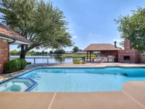 10320 Mantle Dr, Oklahoma City, OK 73162