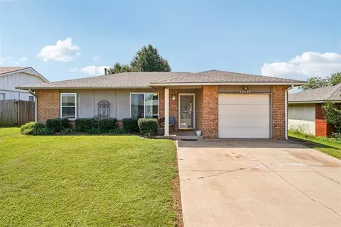 12424 Southgate Dr, Yukon, OK 73099