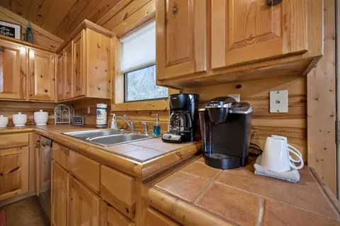 Kitchen - 40 Fish Hook Rd, Broken Bow, OK 74728 photo 2 of 4